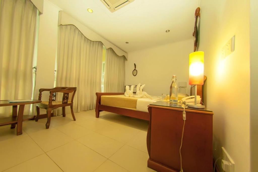 Hotel Villa Viana Marawila Εξωτερικό φωτογραφία